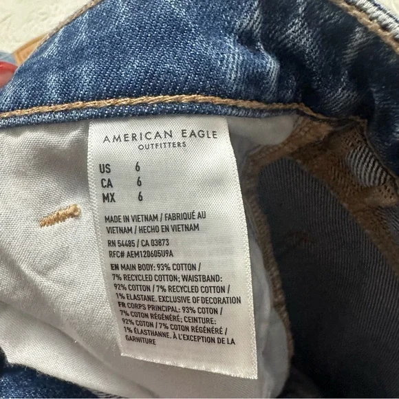 American Eagle NWT Blue Denim Shorts Size 6 - Picture 4 of 5